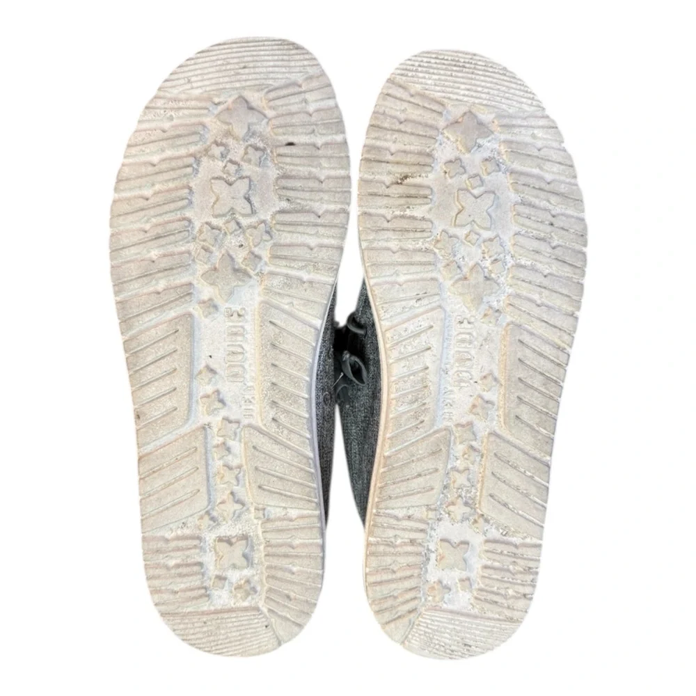 Hey Dude Wally Linen in Iron Men’s Size 8 Women’s Size 9